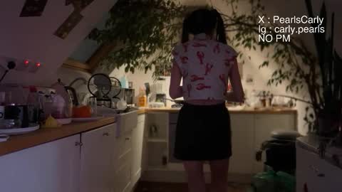 Carly Pearls online show from 12/18/25, 06:19