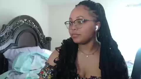 CARAMEL xoxo online show from 10/16/25, 08:43