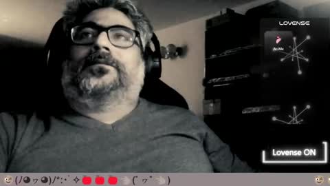 Snapshot of carmelo_devitto chatting on 04/28/26, 12:20 soy Batman online show from 04/28/26, 12:20