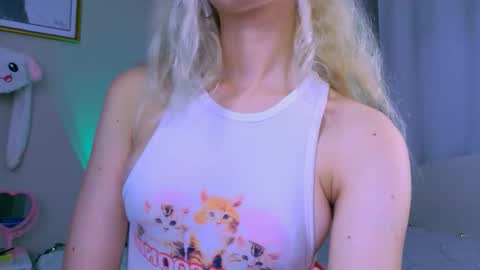 Snapshot of carmen__crybaby chatting on 09/20/25, 05:47 carmen__crybaby online show from 09/20/25, 05:47