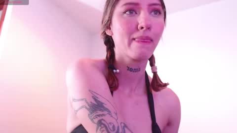 Snapshot of carmennrusso chatting on 01/30/25, 08:10 carmennrusso online show from 01/30/25, 08:10