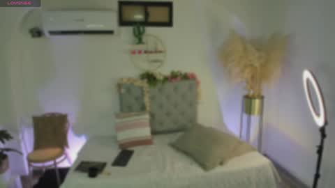 Snapshot of carmillaross chatting on 05/23/26, 01:26 CARMILLA ROSS online show from 05/23/26, 01:26