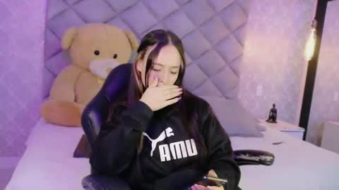 caro_adams1 online show from 11/21/25, 11:31