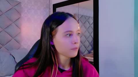 caro_adams1 online show from 11/26/25, 11:33