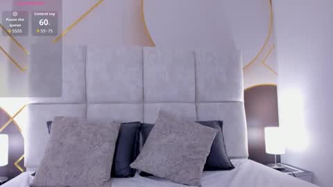 caro_giraldo_ online show from 02/09/26, 08:02