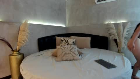 Carolina   online show from 04/04/26, 02:47