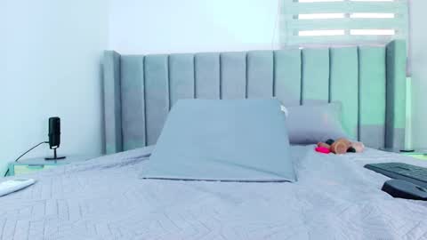 Snapshot of carol_juiicy_ chatting on 02/12/26, 07:20 Carol online show from 02/12/26, 07:20