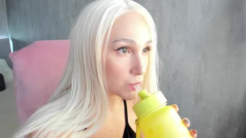 carol_may_ online show from 09/13/25, 05:18