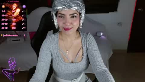 Caroline online show from 06/06/26, 02:11