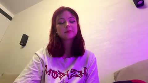 Snapshot of carolakoebel chatting on 07/04/26, 06:03 Eliza online show from 07/04/26, 06:03