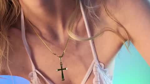 Char online show from 10/03/25, 11:24