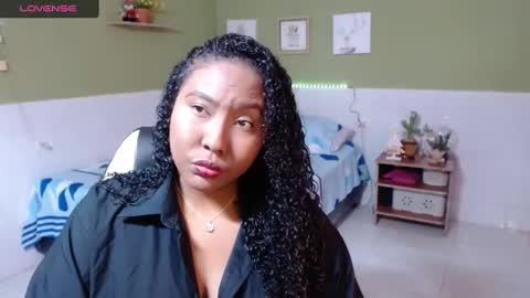 Snapshot of caroldelatorre chatting on 12/17/24, 09:05 Carol de la torre online show from 12/17/24, 09:05