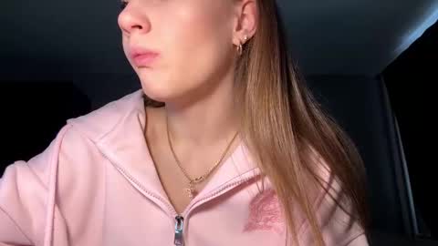 Snapshot of carolecronan chatting on 12/23/25, 08:34 Lisa online show from 12/23/25, 08:34