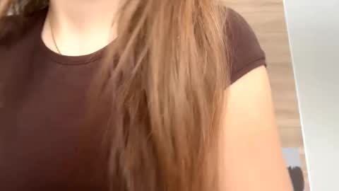 Snapshot of carolecronan chatting on 02/10/26, 08:29 Lisa online show from 02/10/26, 08:29