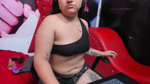 Snapshot of carolina_canndy chatting on 02/26/26, 03:05 carolina_canndy online show from 02/26/26, 03:05