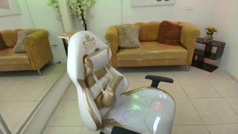 CAROLINA.  online show from 04/10/26, 12:43