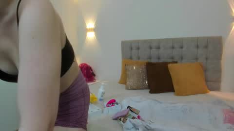 Carolina online show from 09/23/25, 12:19