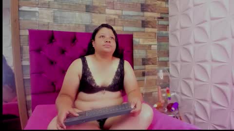 Angie Carolina online show from 02/09/26, 07:40