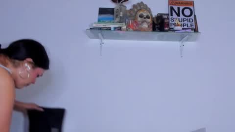 CarolinaM online show from 12/16/25, 06:24