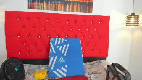 Carolina online show from 09/18/25, 04:20