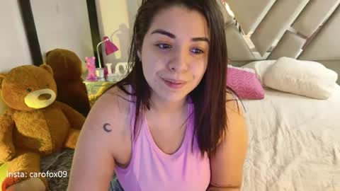 Snapshot of carolinafox_ chatting on 07/03/26, 05:03 caroline online show from 07/03/26, 05:03
