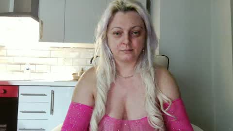Snapshot of carolinasmith_xx chatting on 07/20/26, 11:18 carolinasmith_xx online show from 07/20/26, 11:18