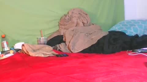 carolinayungin96 online show from 09/17/25, 07:04