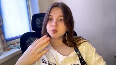 carolindueno online show from 03/05/26, 09:27