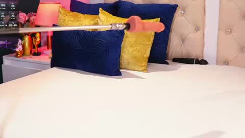 Snapshot of caroline_adams_ chatting on 07/02/26, 11:33 GMT-5 1600-2230 online show from 07/02/26, 11:33