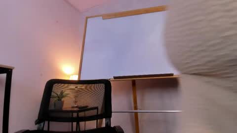  Caroline  online show from 04/20/26, 10:29