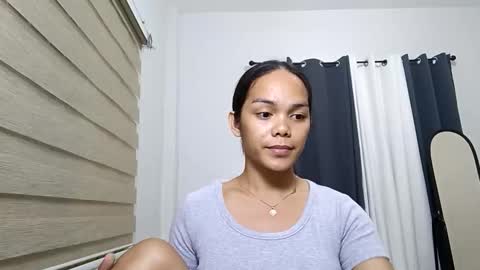 caroline_east online show from 02/23/26, 04:15