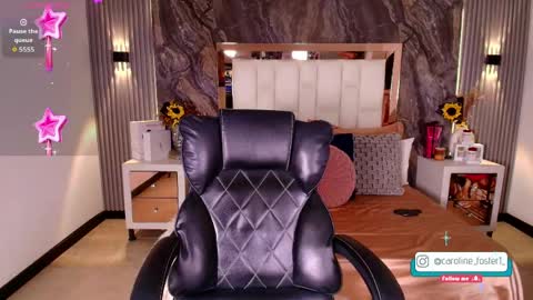 caroline_foster1 online show from 04/16/26, 12:17
