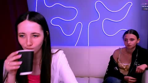 Caroline online show from 06/04/26, 07:31
