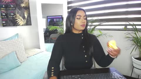 C A R O L I N E online show from 01/12/25, 02:09