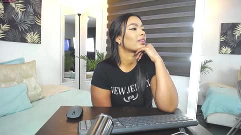 C A R O L I N E online show from 01/20/25, 01:11