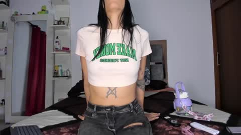 CAROLINE online show from 12/31/24, 03:45