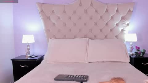 Snapshot of caroline_nasty__ chatting on 10/07/25, 07:33 Caroline online show from 10/07/25, 07:33