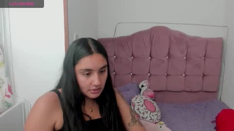 caroline_rodriguez_9 online show from 11/19/25, 07:03