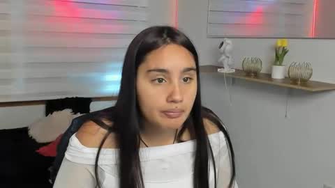 caroline_rodriguez_9 online show from 02/13/26, 07:21