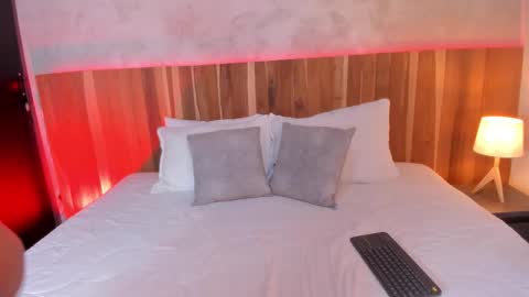 Caroline online show from 11/17/25, 06:46