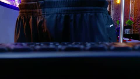 Snapshot of carolinejesh chatting on 01/07/26, 08:00 carolinejesh online show from 01/07/26, 08:00