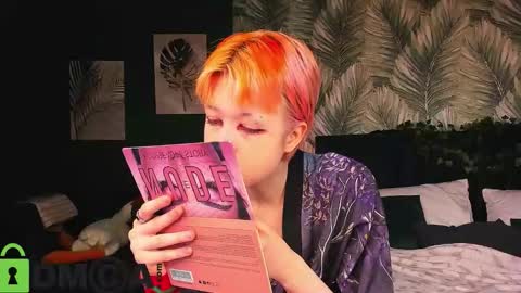 CarolineRichter online show from 12/14/25, 02:06