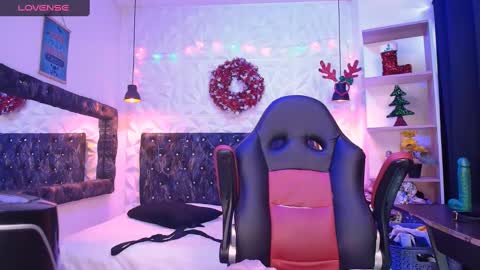 Caroline Scoth online show from 12/11/24, 08:39