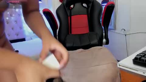 Caroline Scoth online show from 12/21/24, 08:54