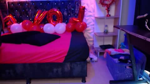 Caroline Scoth online show from 02/18/25, 06:37