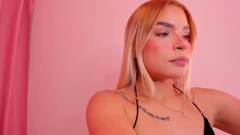 carolinna_ online show from 12/08/24, 02:07