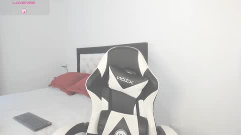 CarolinneFiotti online show from 12/20/25, 07:43