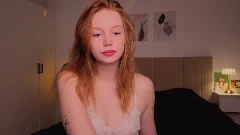 Snapshot of carolinnk chatting on 06/13/26, 09:35 Caro online show from 06/13/26, 09:35