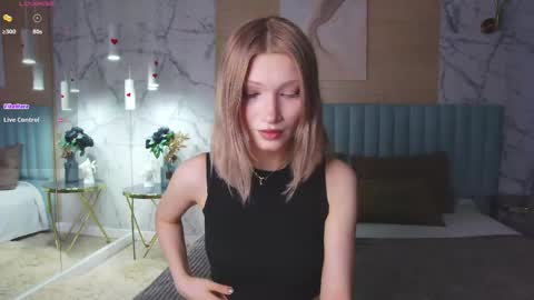 Snapshot of carolreeves chatting on 05/19/26, 04:46 Carol online show from 05/19/26, 04:46