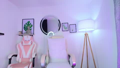 Snapshot of carolyne_sweet chatting on 06/25/26, 05:12 carolyne_sweet online show from 06/25/26, 05:12